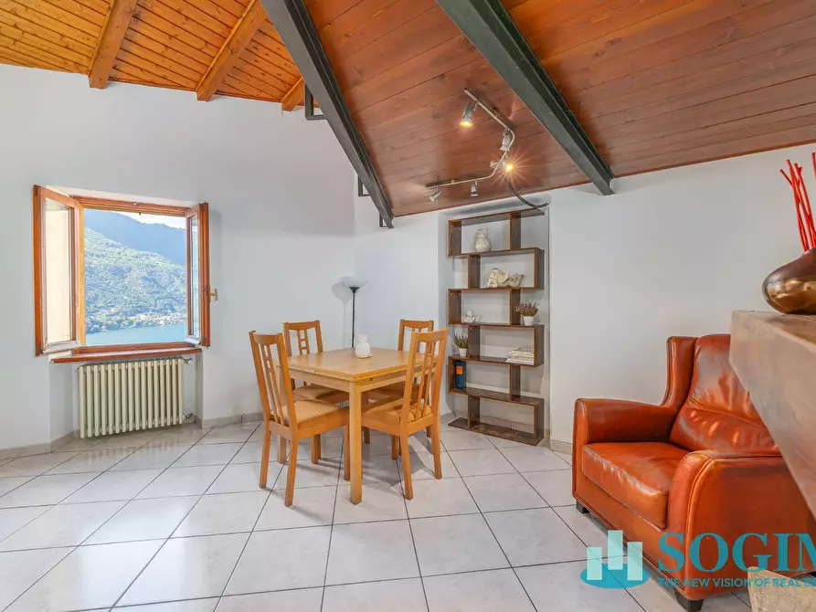 Immagine 2 di Appartamento in vendita  in frazione capovico a Blevio