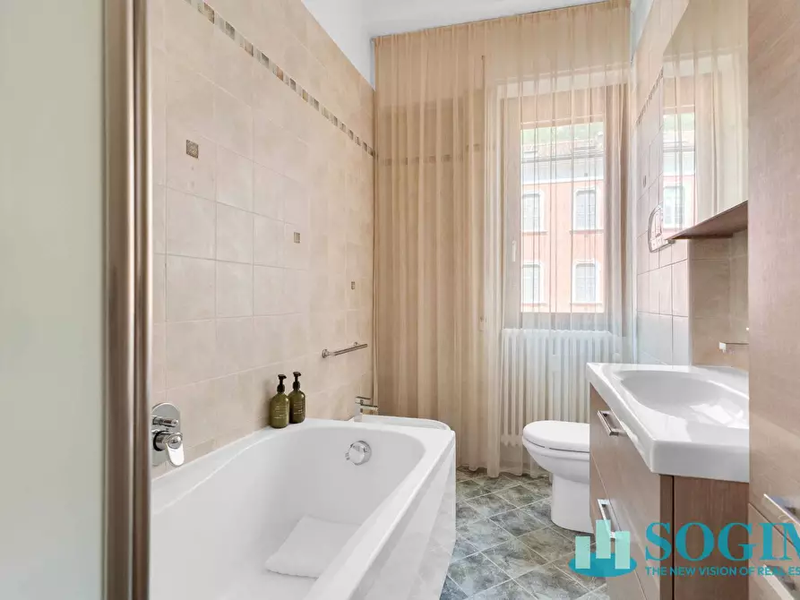 Immagine 15 di Appartamento in vendita  in Piazza Roma a Como