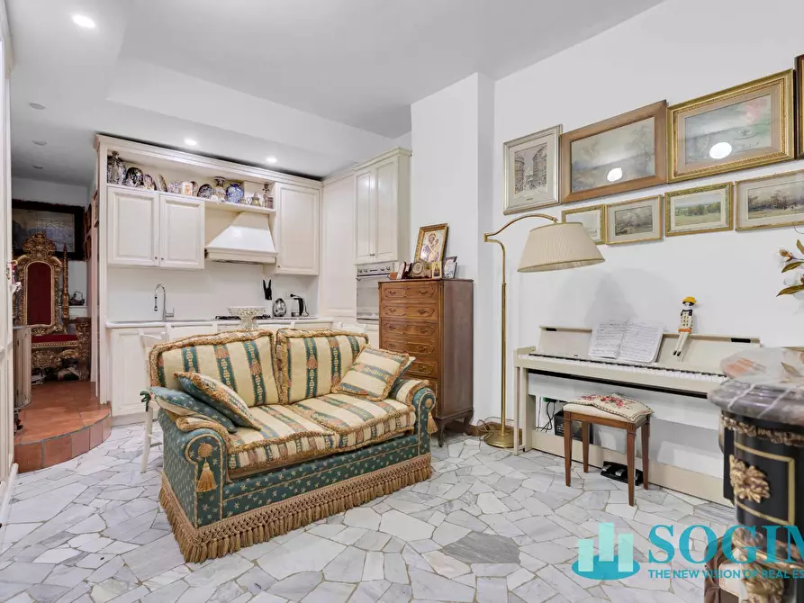 Immagine 4 di Appartamento in vendita  in piazza roma a Como