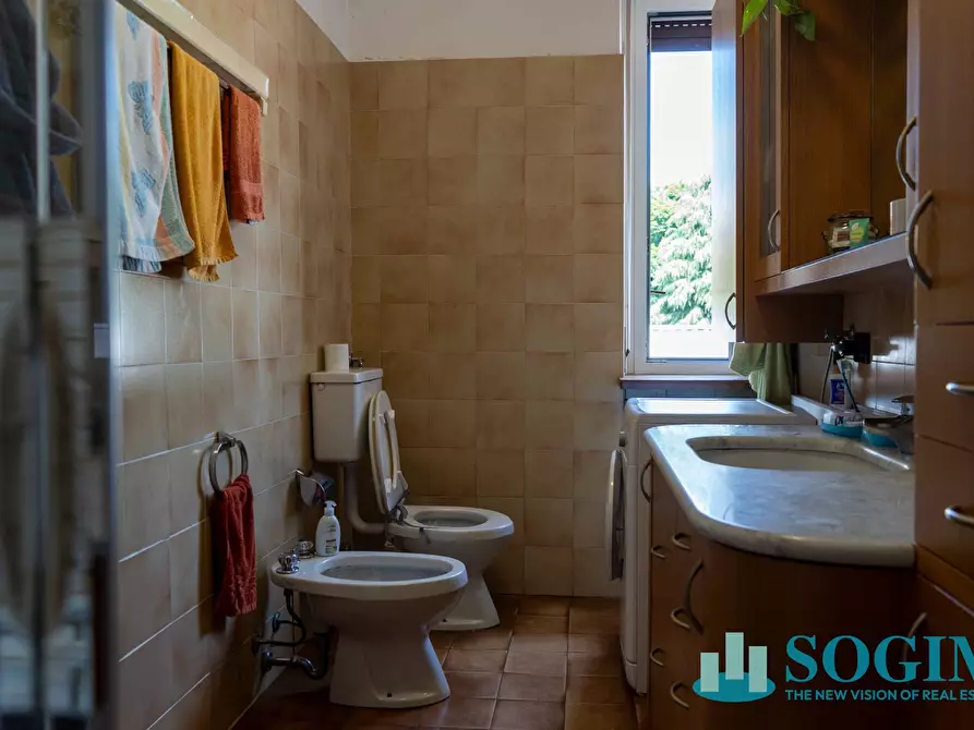 Immagine 35 di Laboratorio in vendita  in Via Milano a Cantù