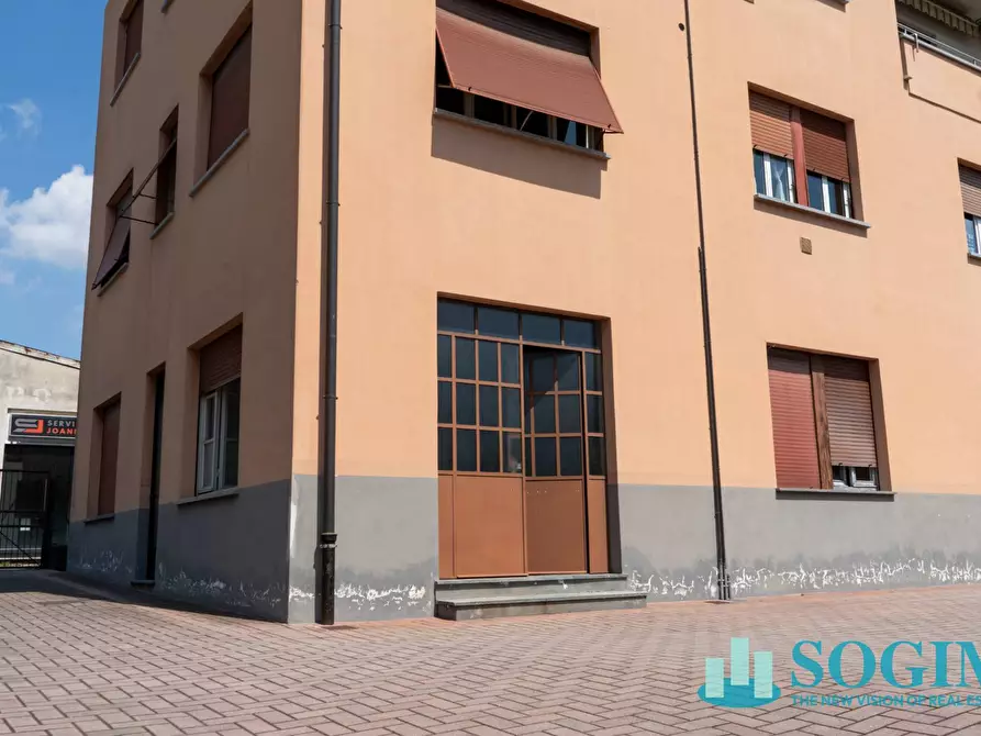 Immagine 9 di Laboratorio in vendita  in Via Milano a Cantù