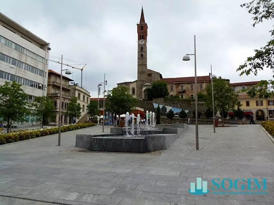 Immagine 12 di Laboratorio in vendita  in Via Milano a Cantù