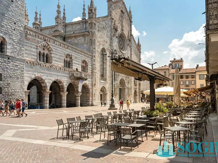 Immagine 21 di Appartamento in vendita  in piazza roma a Como