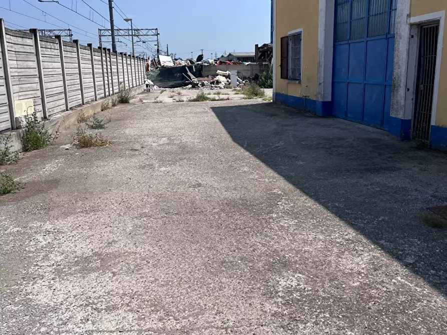 Immagine 12 di Capannone industriale in vendita  in Via Ravello 72 a Albairate