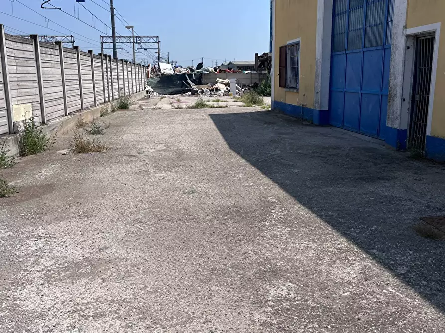 Immagine 13 di Capannone industriale in vendita  in Via Ravello 72 a Albairate