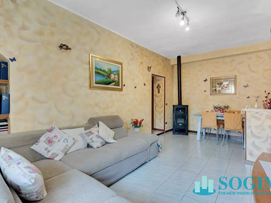 Immagine 11 di Appartamento in vendita  in Via Cristoforo colombo a Albese Con Cassano