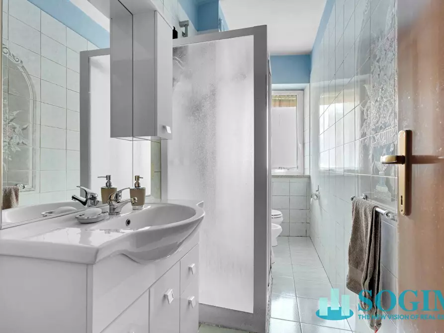 Immagine 21 di Appartamento in vendita  in Via Cristoforo colombo a Albese Con Cassano