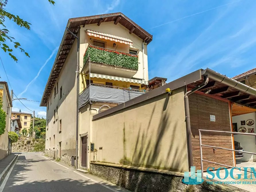 Immagine 24 di Appartamento in vendita  in Via Cristoforo colombo a Albese Con Cassano