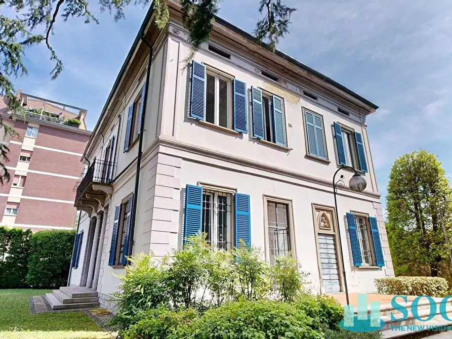 Immagine 1 di Villa in vendita  in Via Como a Lomazzo