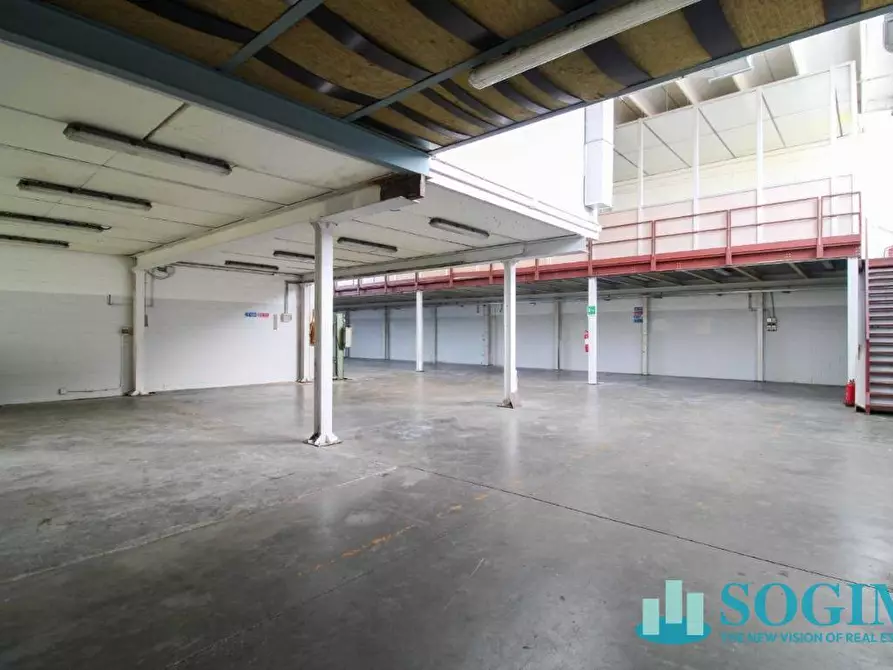 Immagine 2 di Capannone industriale in affitto  in via lombardia 1 a Vignate