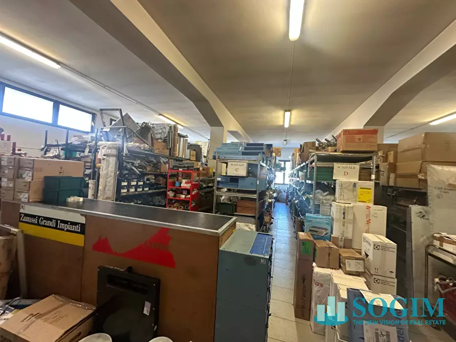 Immagine 4 di Capannone industriale in vendita  in Via Cadorna a Cormano