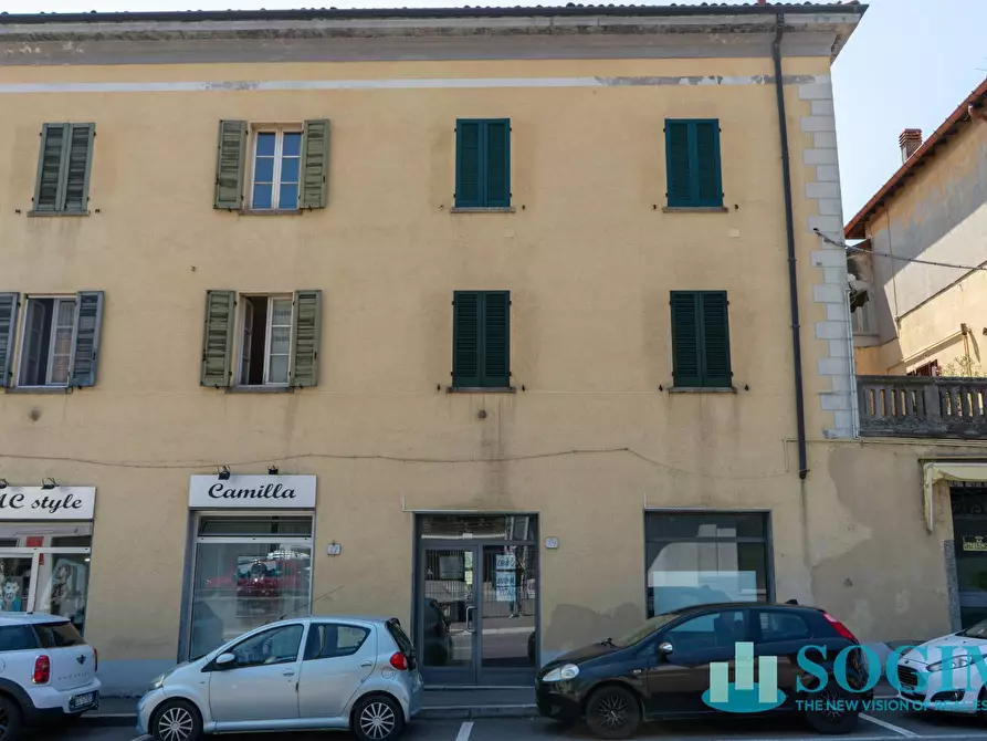 Immagine 20 di Negozio in vendita  in Via Varesina 58 a Como