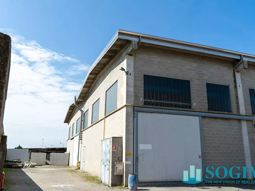 Immagine 1 di Capannone industriale in affitto  in Via San Maurizio 1 a Turate
