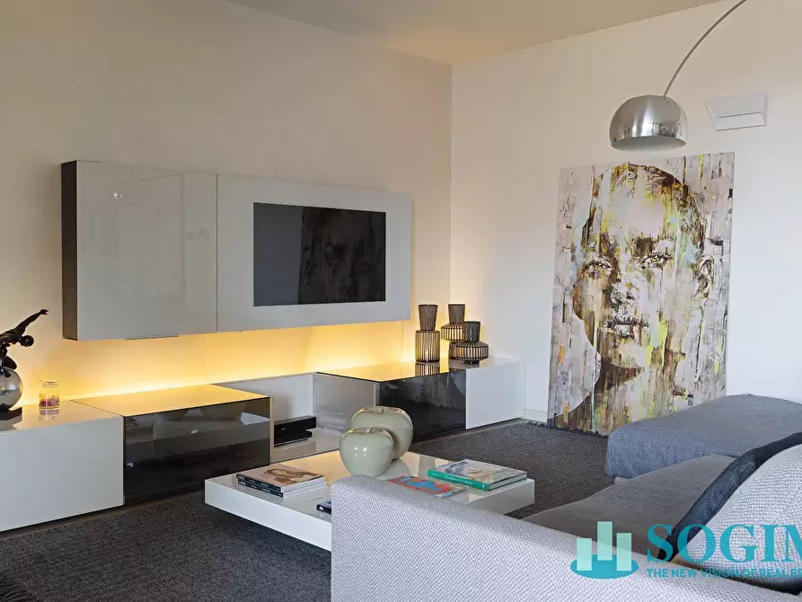 Immagine 9 di Attico in vendita  in Via Maggiolini 10 a Monza