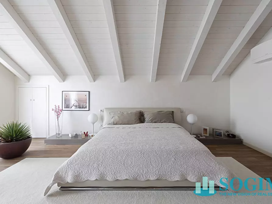 Immagine 51 di Attico in vendita  in Via Maggiolini 10 a Monza