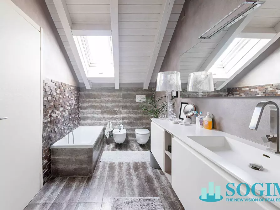 Immagine 59 di Attico in vendita  in Via Maggiolini 10 a Monza