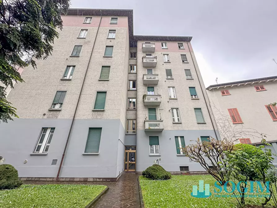 Immagine 19 di Appartamento in vendita  in Viale Delle Rimembranze Di Greco 55 a Milano