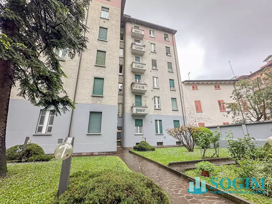 Immagine 22 di Appartamento in vendita  in Viale Delle Rimembranze Di Greco 55 a Milano