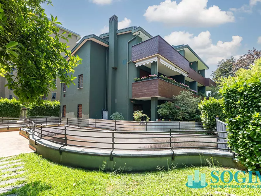 Immagine 32 di Appartamento in vendita  in via Bellini 25 a Monza