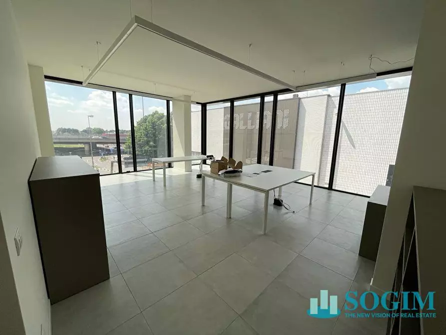 Immagine 3 di Ufficio in affitto  in via carducci 101 a Lissone