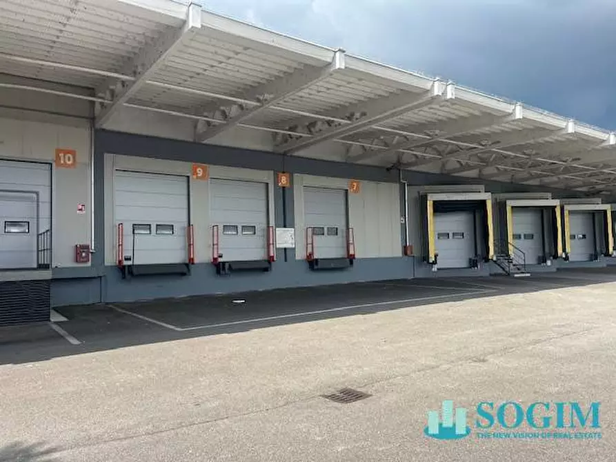 Immagine 5 di Capannone industriale in affitto  in via fantoli a Milano