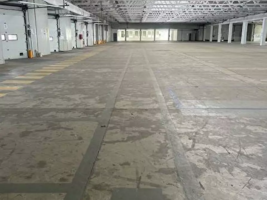 Immagine 6 di Capannone industriale in affitto  in via fantoli a Milano