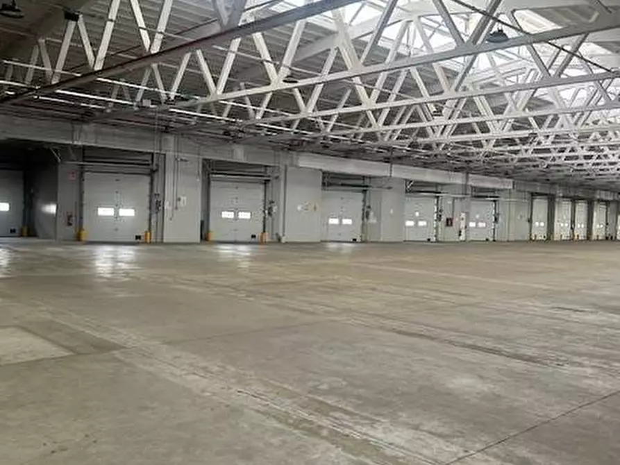 Immagine 12 di Capannone industriale in affitto  in via fantoli a Milano