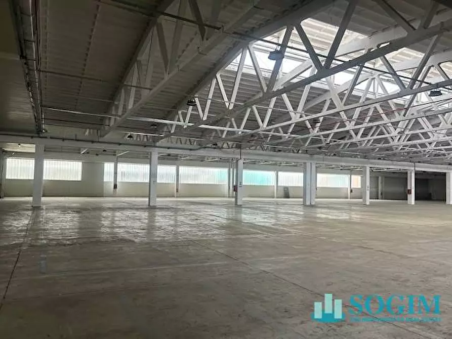 Immagine 15 di Capannone industriale in affitto  in via fantoli a Milano