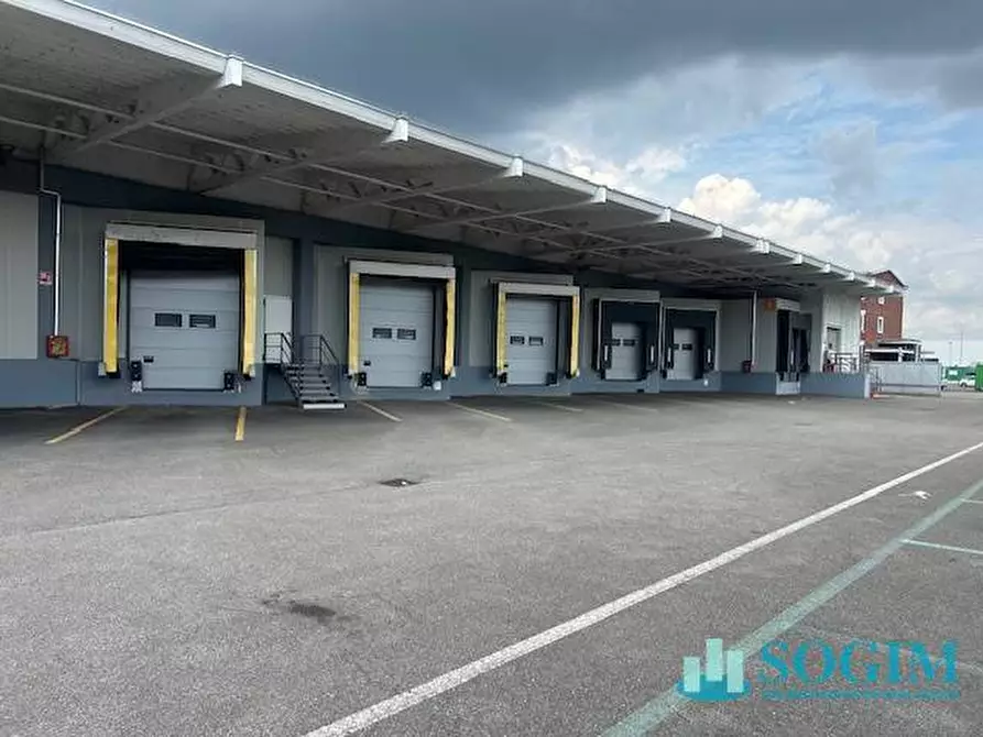 Immagine 20 di Capannone industriale in affitto  in via fantoli a Milano