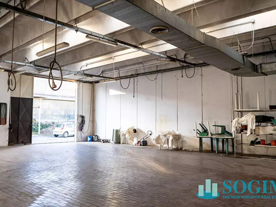 Immagine 4 di Laboratorio in vendita  in Via Giotto a Albese Con Cassano