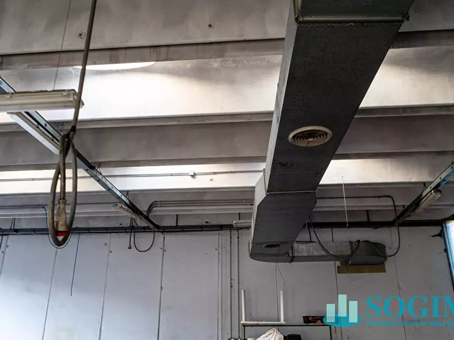 Immagine 7 di Laboratorio in vendita  in Via Giotto a Albese Con Cassano