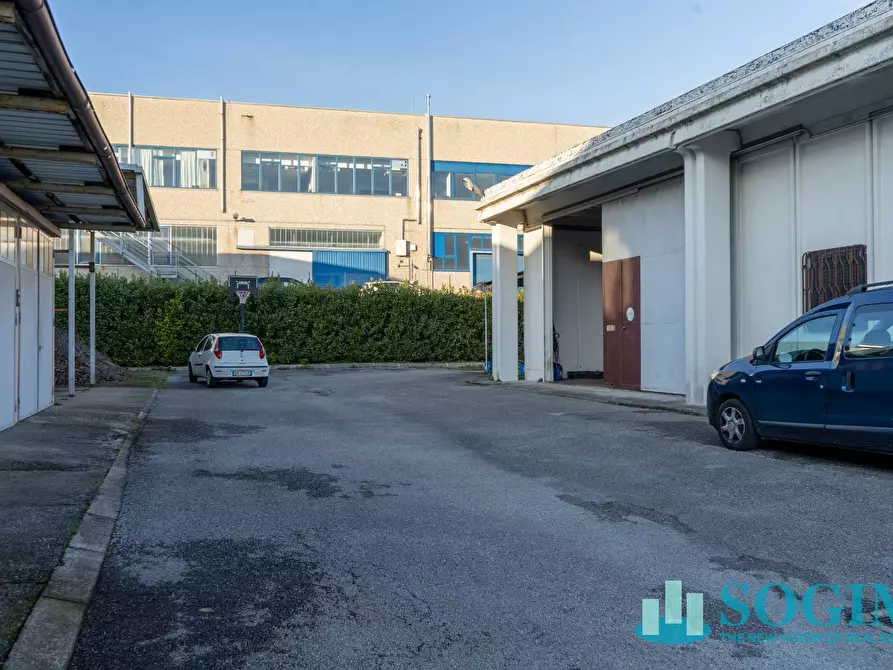 Immagine 9 di Laboratorio in vendita  in Via Giotto a Albese Con Cassano