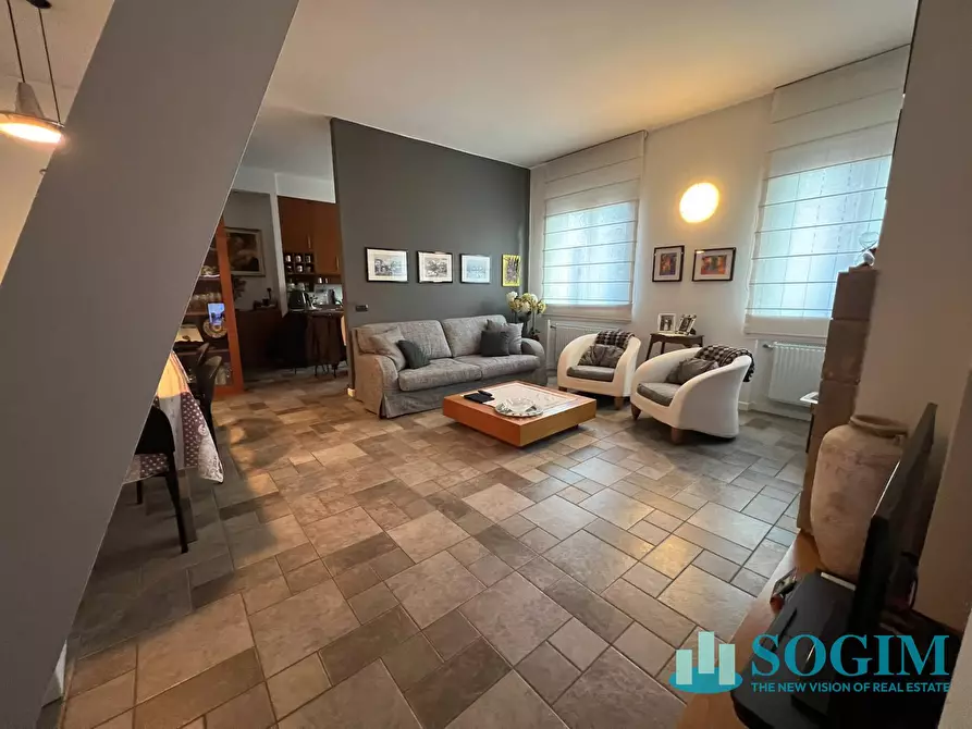 Immagine 2 di Appartamento in vendita  in via giotto a Albese Con Cassano