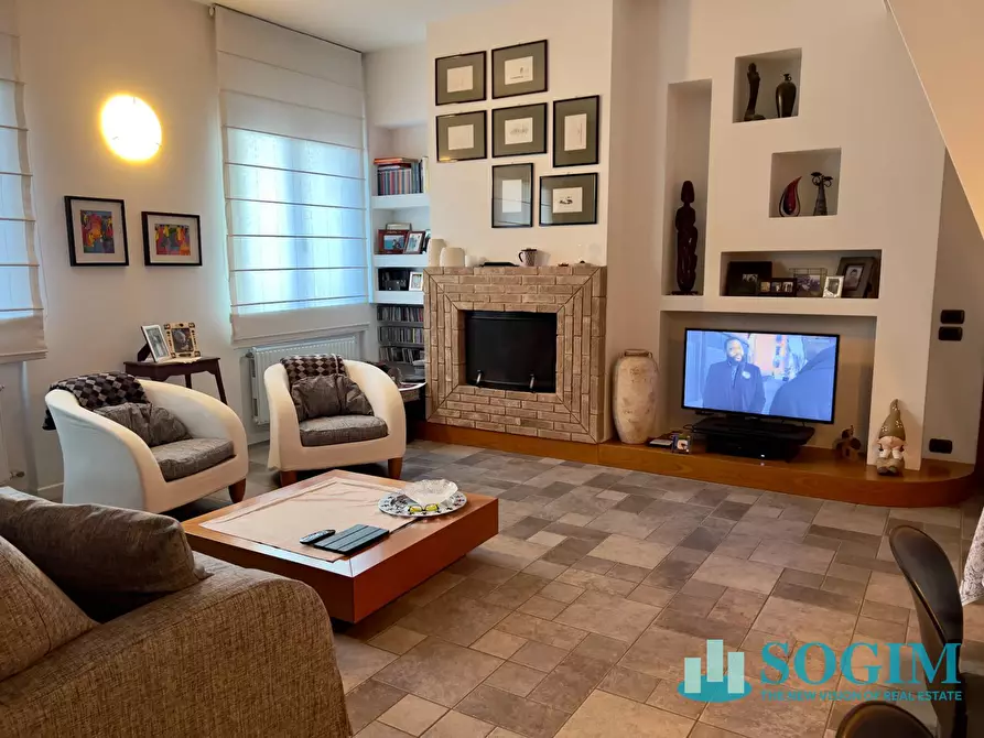 Immagine 4 di Appartamento in vendita  in via giotto a Albese Con Cassano