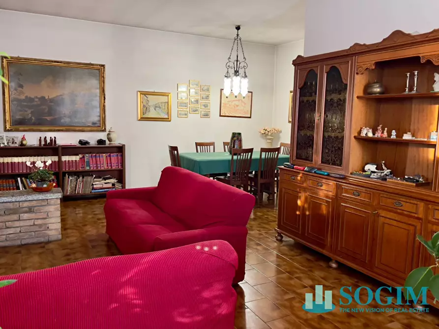 Immagine 4 di Appartamento in vendita  in via giotto a Albese Con Cassano