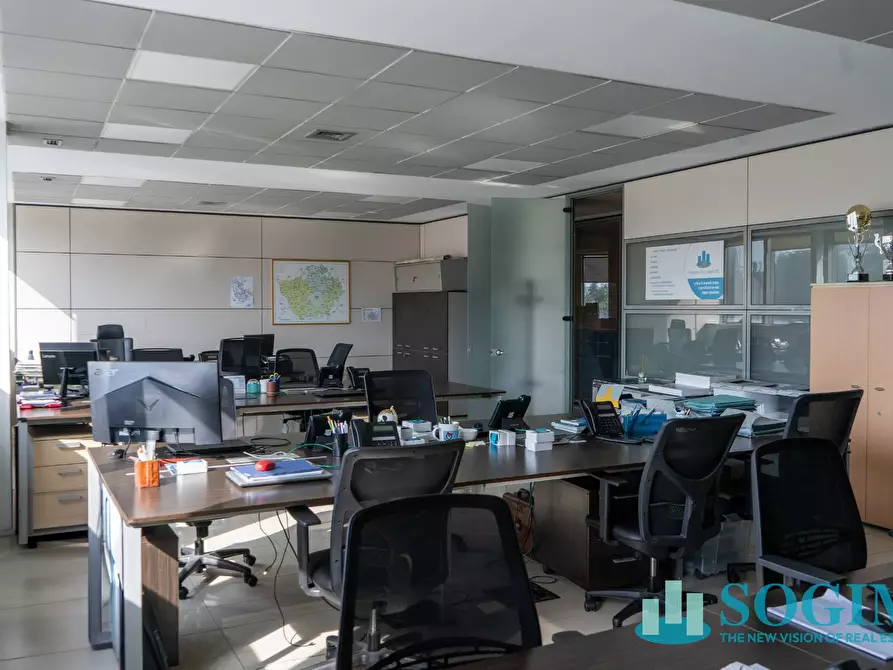 Immagine 9 di Ufficio in vendita  in Via Margherita Viganò De Vizzi 93/95 a Cinisello Balsamo