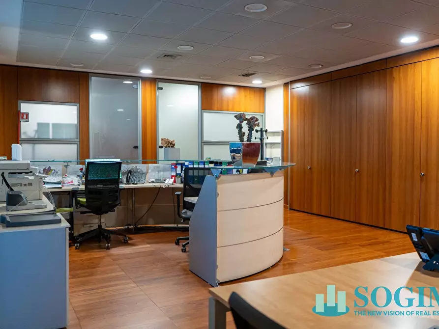 Immagine 30 di Ufficio in vendita  in Via Margherita Viganò De Vizzi 93/95 a Cinisello Balsamo