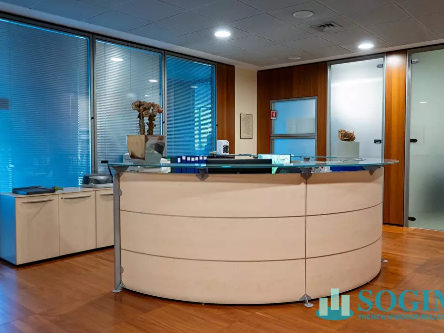 Immagine 5 di Ufficio in vendita  in Via Margherita Viganò De Vizzi 93/95 a Cinisello Balsamo