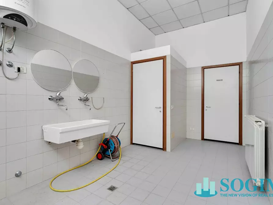 Immagine 23 di Capannone industriale in vendita  in LIBERO BIAGI 5 a Sesto San Giovanni