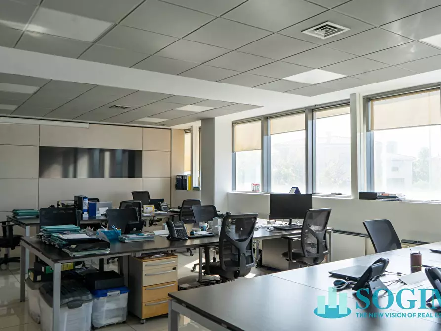 Immagine 13 di Ufficio in affitto  in Via Margherita Viganò De Vizzi 93/95 a Cinisello Balsamo