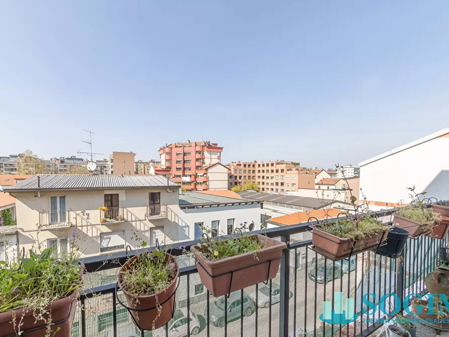 Immagine 15 di Appartamento in vendita  in Via Antonio Carnevali 29 a Milano