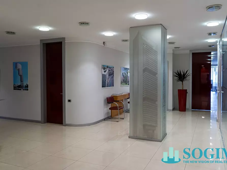 Immagine 27 di Ufficio in affitto  in Via Margherita Viganò De Vizzi 93/95 a Cinisello Balsamo