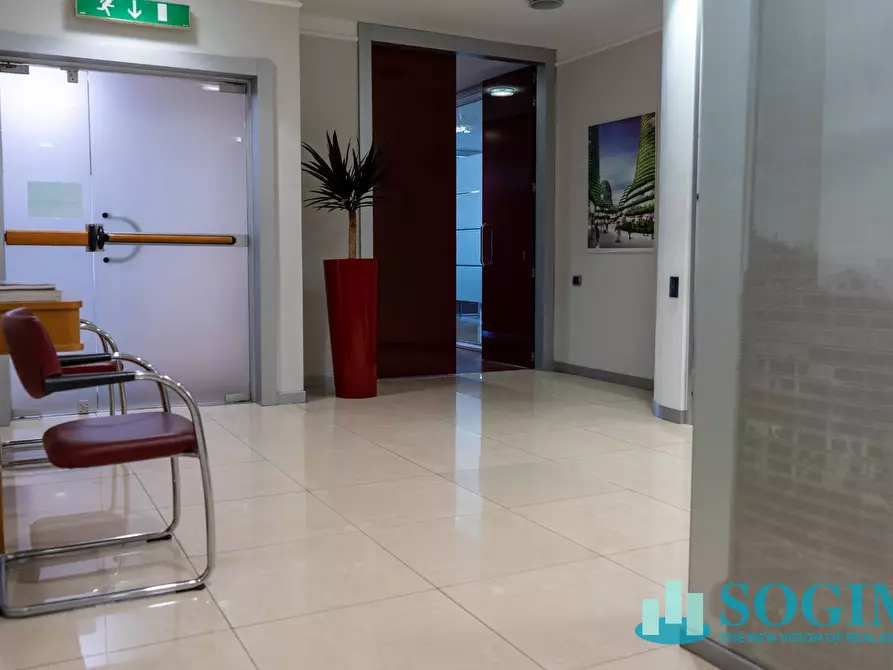 Immagine 10 di Ufficio in affitto  in Via Margherita Viganò De Vizzi 93/95 a Cinisello Balsamo