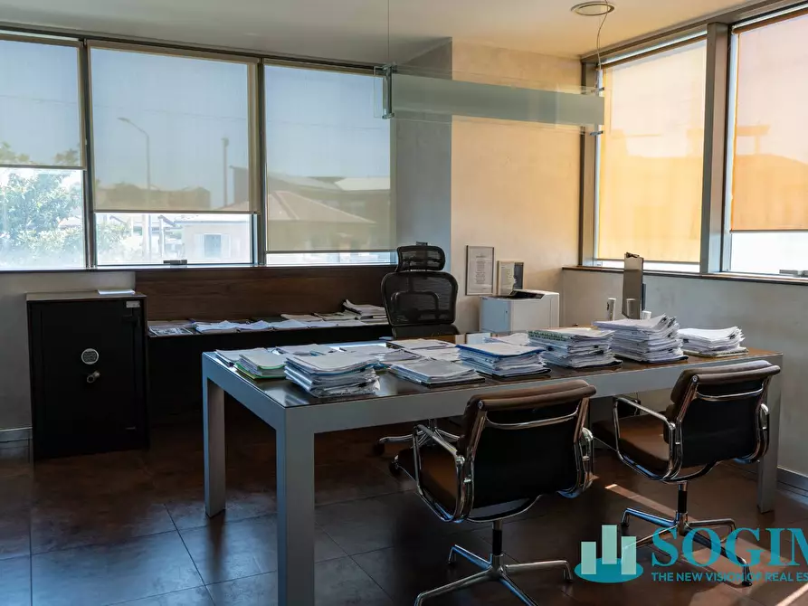 Immagine 11 di Ufficio in affitto  in Via Margherita Viganò De Vizzi 93/95 a Cinisello Balsamo