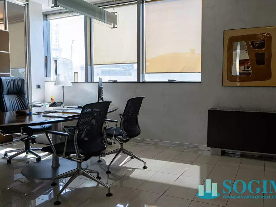 Immagine 6 di Ufficio in affitto  in Via Margherita Viganò De Vizzi 93/95 a Cinisello Balsamo