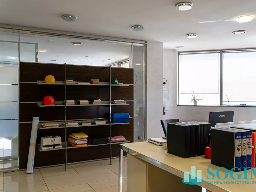 Immagine 33 di Ufficio in affitto  in Via Margherita Viganò De Vizzi 93/95 a Cinisello Balsamo