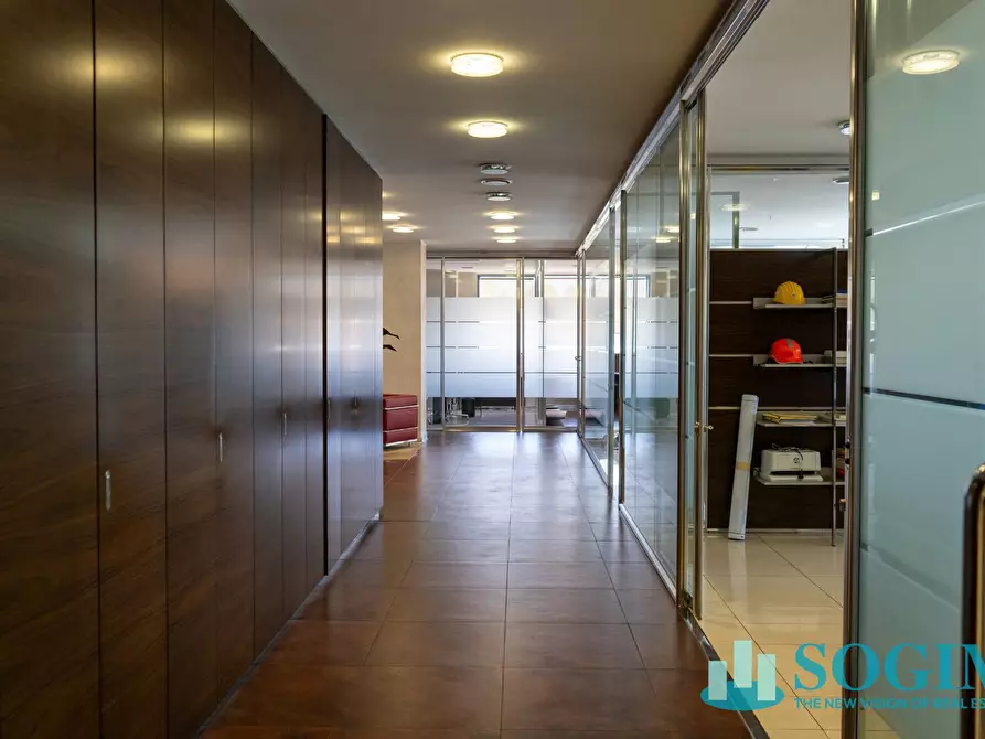 Immagine 25 di Ufficio in affitto  in Via Margherita Viganò De Vizzi 93/95 a Cinisello Balsamo