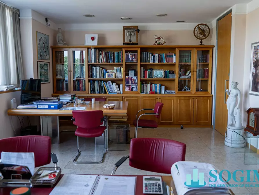 Immagine 19 di Ufficio in affitto  in Via Margherita Viganò De Vizzi 93/95 a Cinisello Balsamo