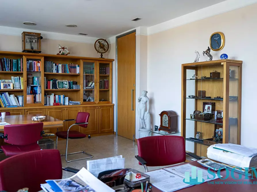 Immagine 37 di Ufficio in affitto  in Via Margherita Viganò De Vizzi 93/95 a Cinisello Balsamo