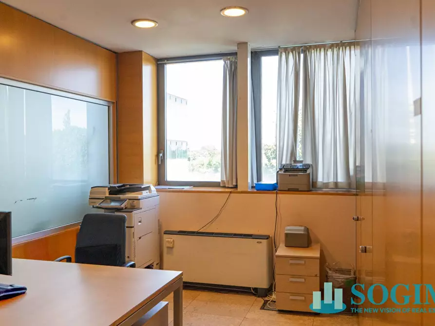 Immagine 46 di Ufficio in affitto  in Via Margherita Viganò De Vizzi 93/95 a Cinisello Balsamo